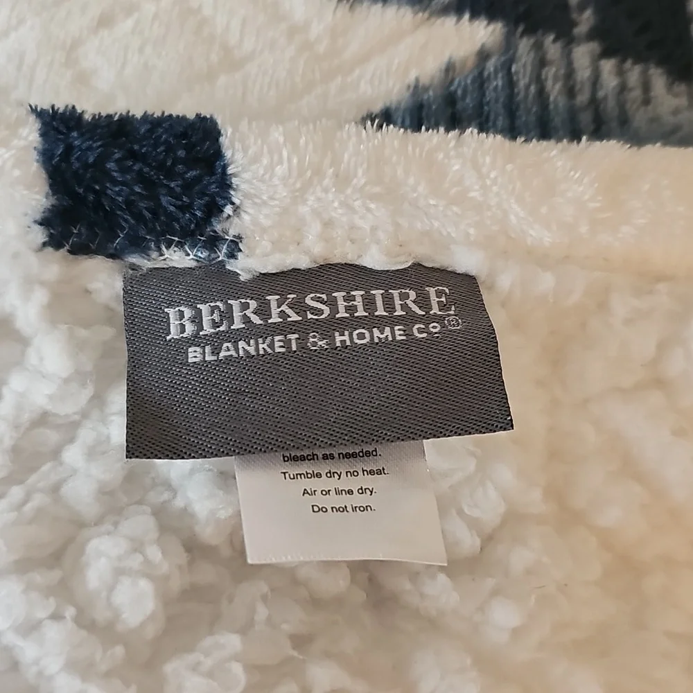 Berkshire Navy and White Holiday Throw Blanket